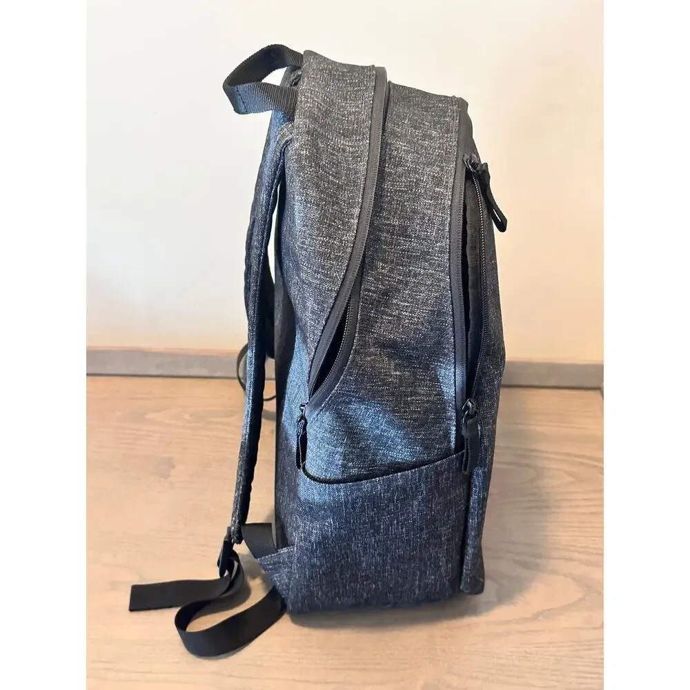 Everlane Commuter Backpack dark heather gray/ black, 15